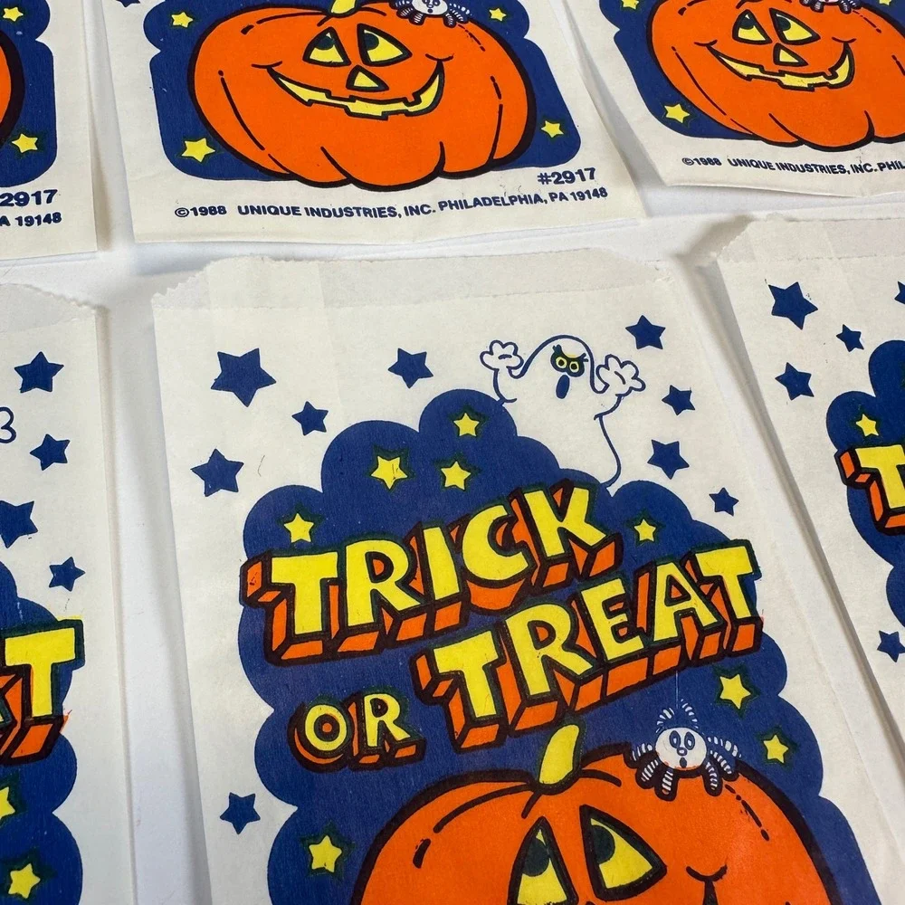 12 Vintage 1988 Unique Industries Trick or Treat Halloween Paper Bags Pumpkin